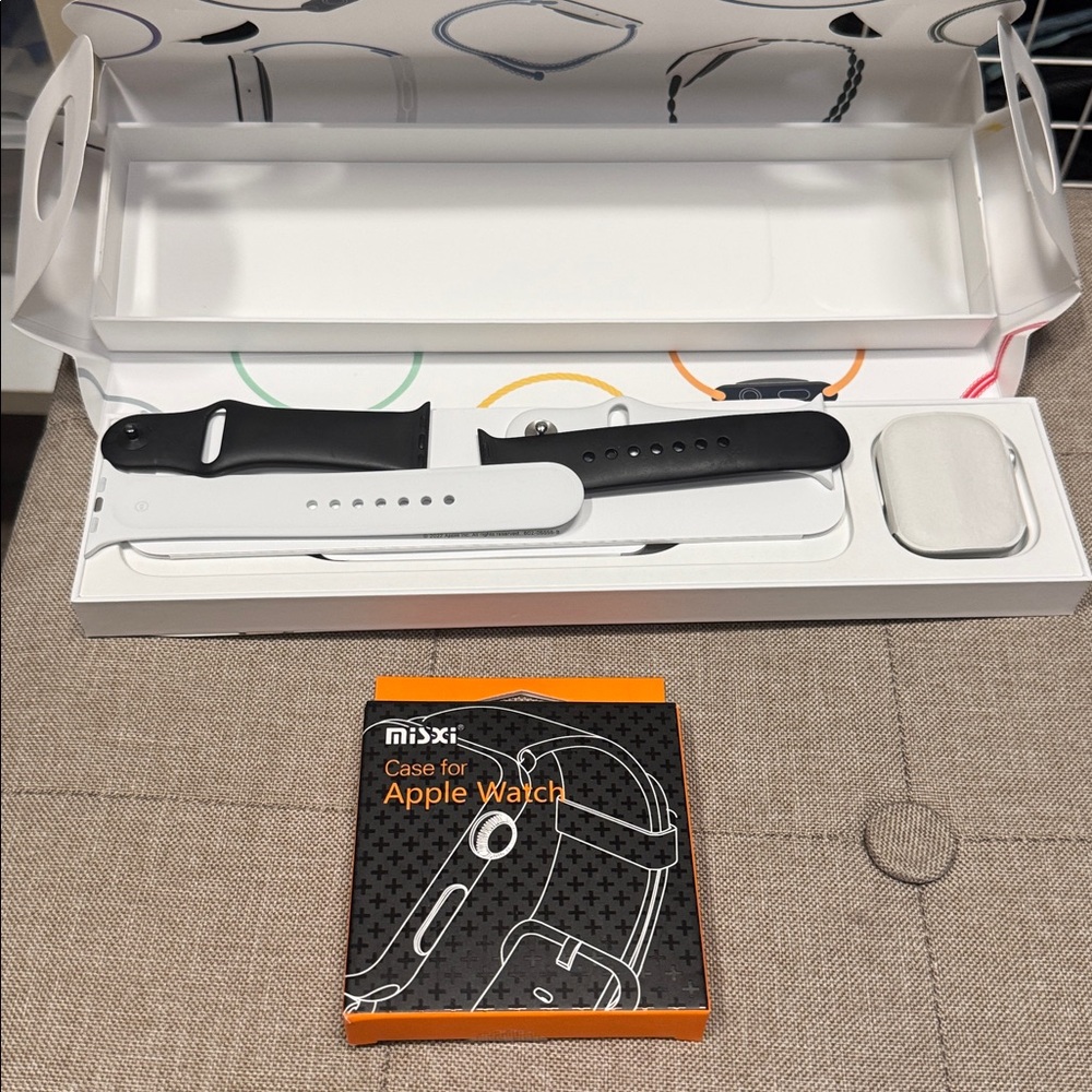 Apple 45 mm Smartwatch - Picture 8 of 10